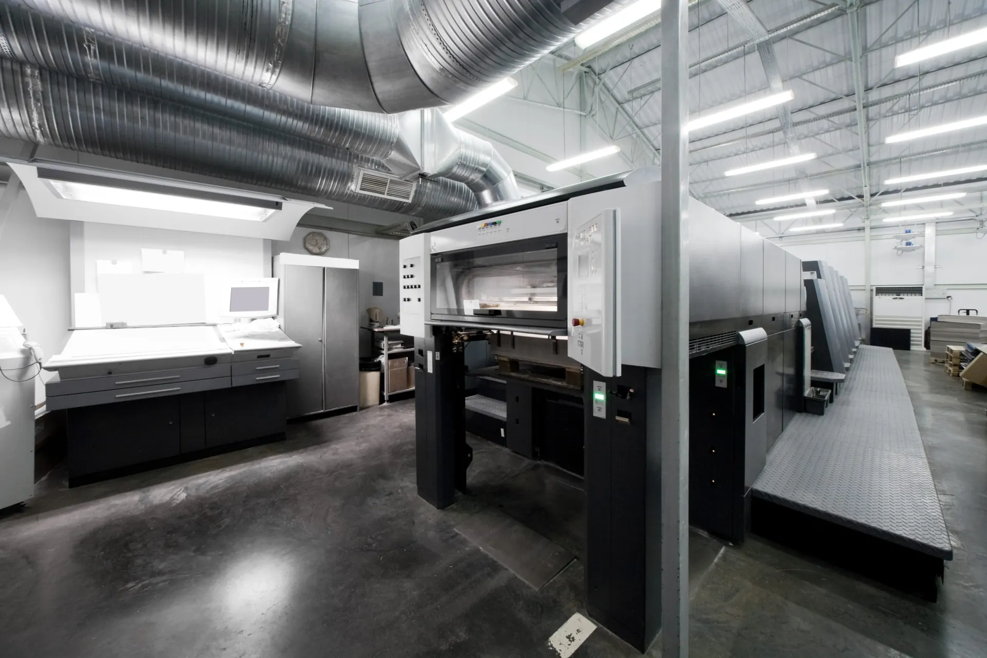 Offset printing press at the D'FA Print facility